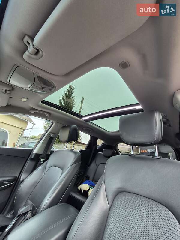 Внедорожник / Кроссовер Hyundai Santa FE 2014 в Нововолынске