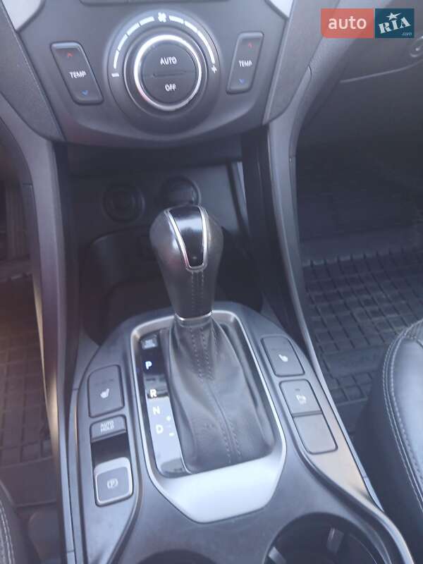 Позашляховик / Кросовер Hyundai Santa FE 2015 в Черкасах