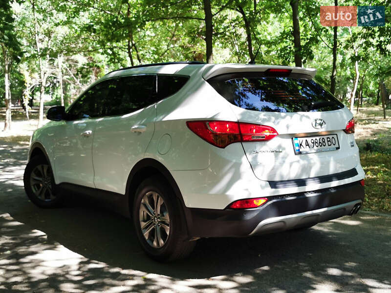 Внедорожник / Кроссовер Hyundai Santa FE 2015 в Киеве