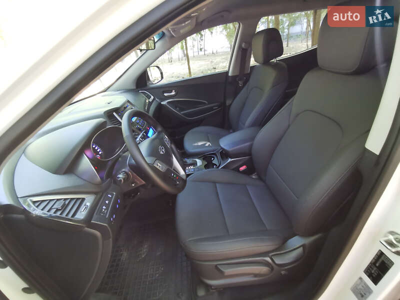 Внедорожник / Кроссовер Hyundai Santa FE 2015 в Киеве
