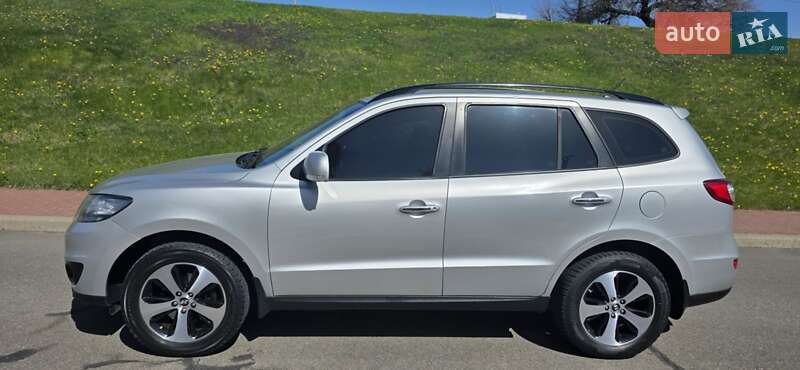 Позашляховик / Кросовер Hyundai Santa FE 2012 в Києві