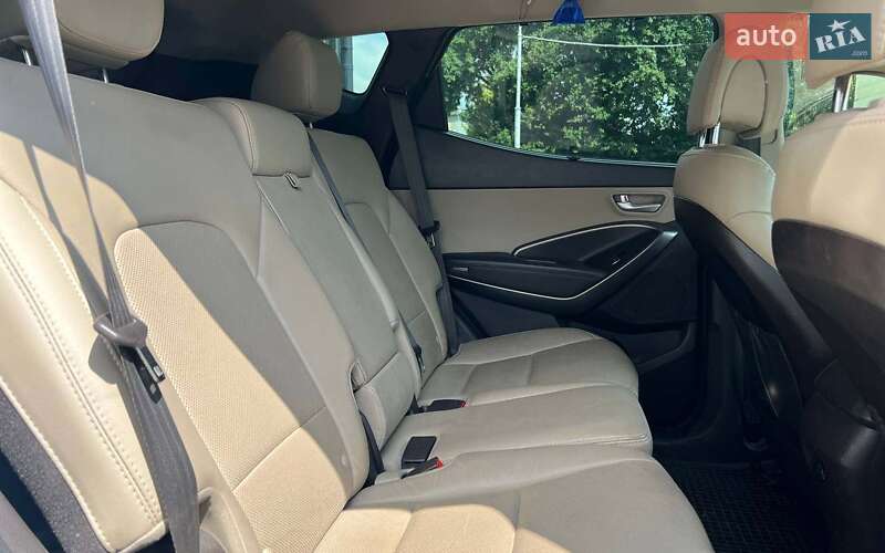 Позашляховик / Кросовер Hyundai Santa FE 2016 в Івано-Франківську