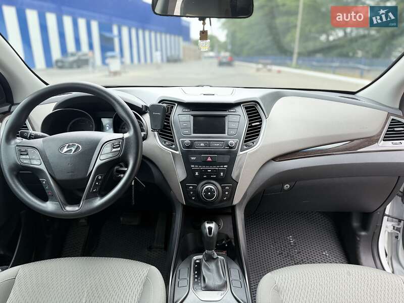 Внедорожник / Кроссовер Hyundai Santa FE 2017 в Одессе