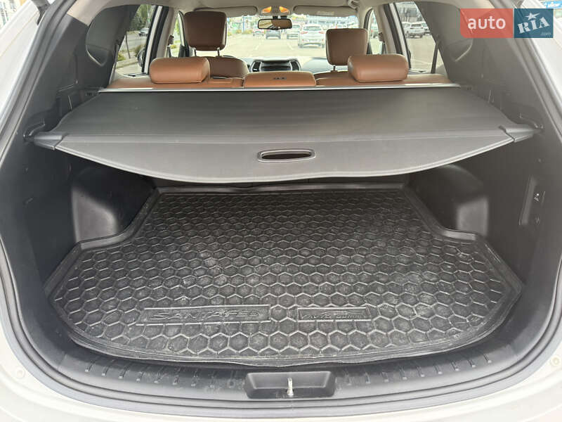 Внедорожник / Кроссовер Hyundai Santa FE 2016 в Киеве