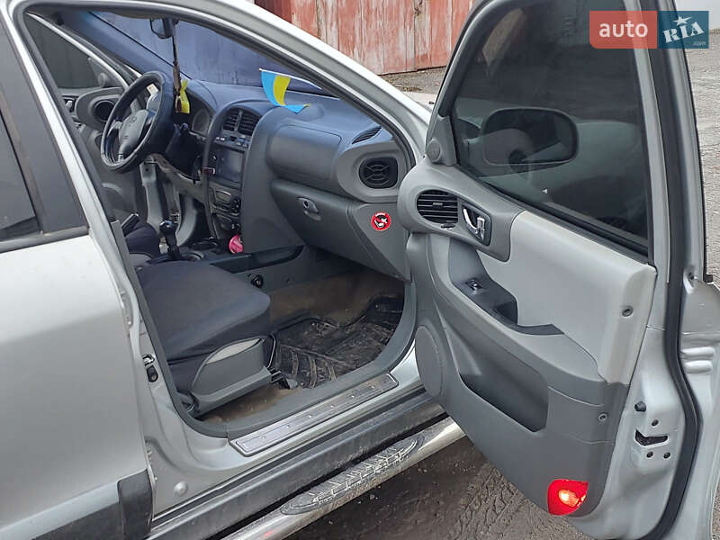Позашляховик / Кросовер Hyundai Santa FE 2006 в Кременчуці