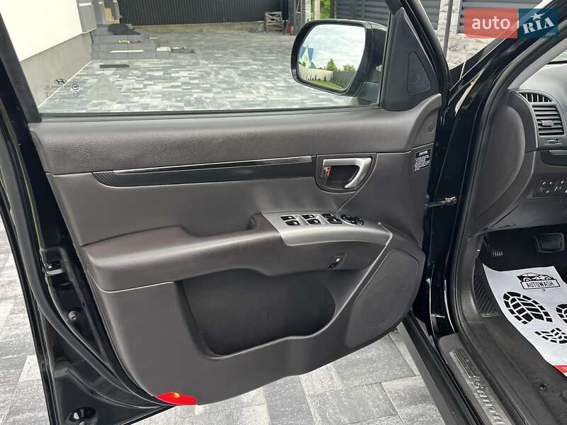 Внедорожник / Кроссовер Hyundai Santa FE 2010 в Калуше