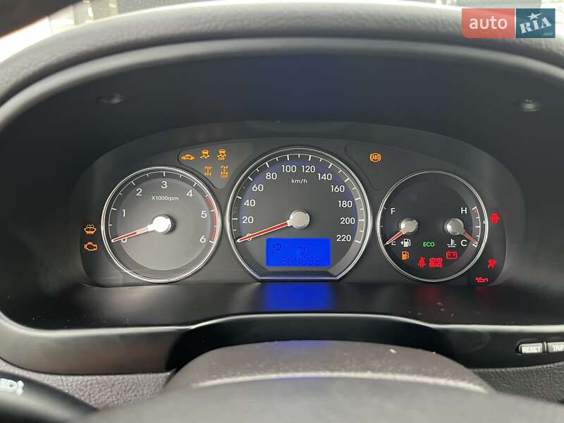 Внедорожник / Кроссовер Hyundai Santa FE 2010 в Калуше