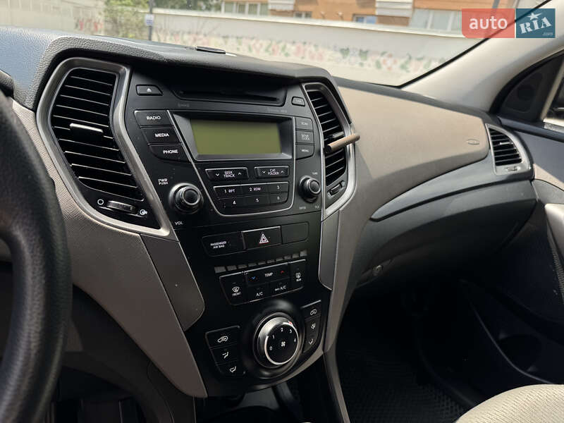 Позашляховик / Кросовер Hyundai Santa FE 2016 в Івано-Франківську