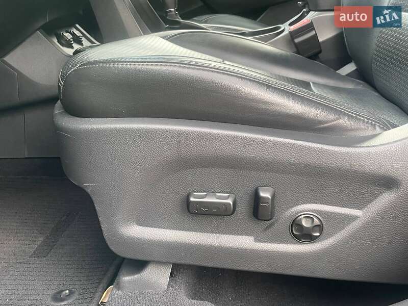 Внедорожник / Кроссовер Hyundai Santa FE 2012 в Киеве