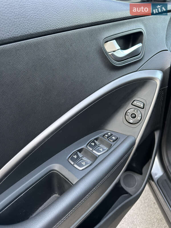 Позашляховик / Кросовер Hyundai Santa FE 2015 в Києві