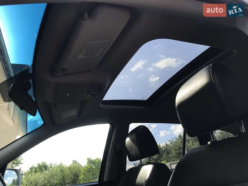 Внедорожник / Кроссовер Hyundai Santa FE 2012 в Киеве