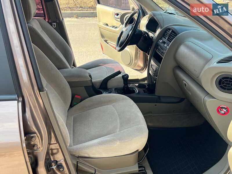 Внедорожник / Кроссовер Hyundai Santa FE 2005 в Киеве