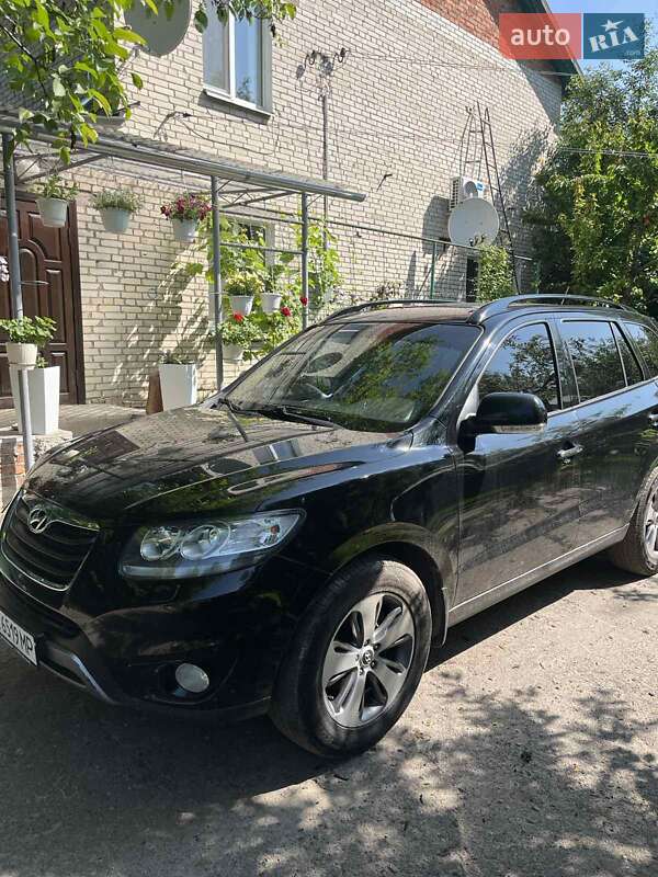 Позашляховик / Кросовер Hyundai Santa FE 2012 в Ромнах