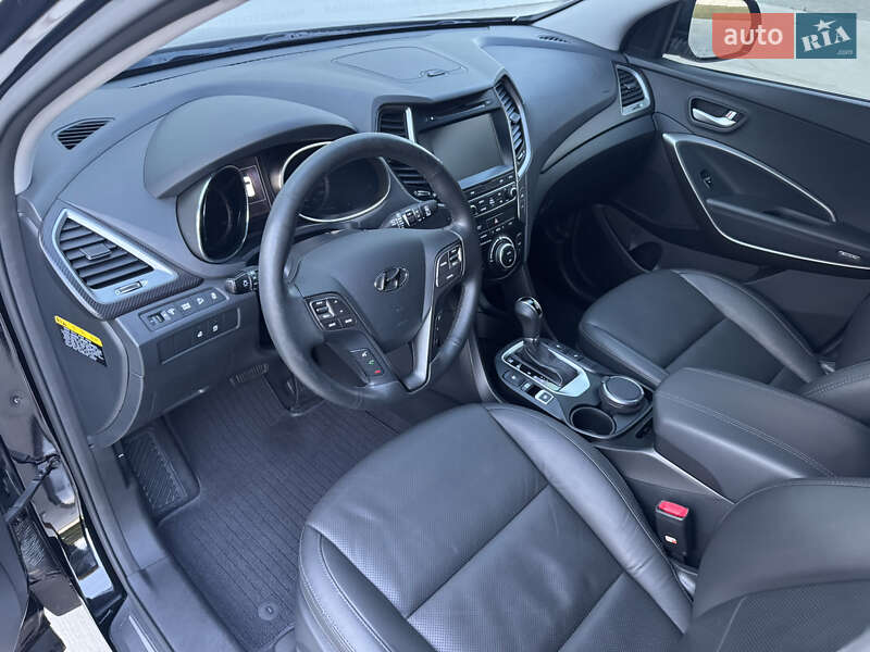 Внедорожник / Кроссовер Hyundai Santa FE 2015 в Луцке