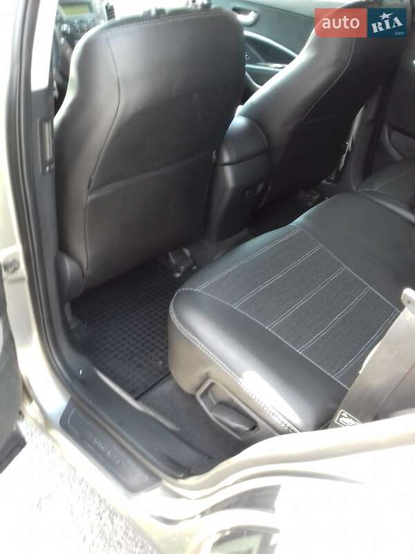 Внедорожник / Кроссовер Hyundai Santa FE 2015 в Харькове