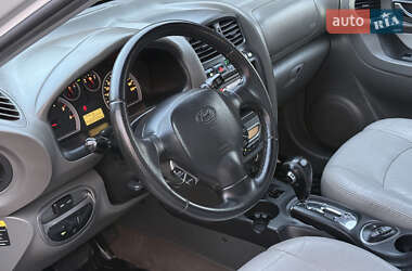 Внедорожник / Кроссовер Hyundai Santa FE 2005 в 