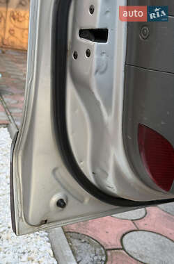 Внедорожник / Кроссовер Hyundai Santa FE 2005 в 
