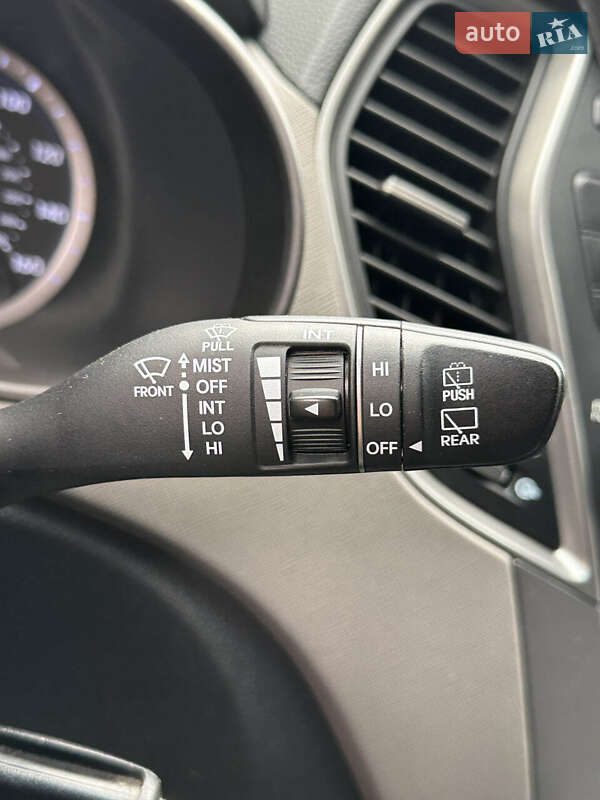 Внедорожник / Кроссовер Hyundai Santa FE 2015 в Белогородке