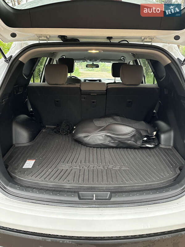 Внедорожник / Кроссовер Hyundai Santa FE 2015 в Белогородке