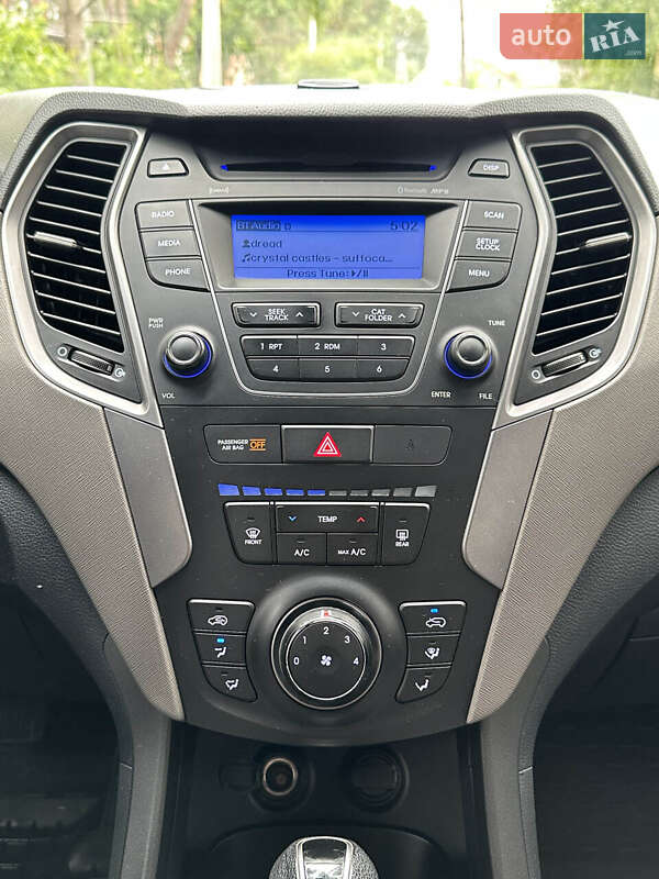 Внедорожник / Кроссовер Hyundai Santa FE 2015 в Белогородке