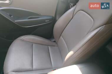 Позашляховик / Кросовер Hyundai Santa FE 2014 в 