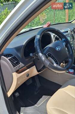 Внедорожник / Кроссовер Hyundai Santa FE 2011 в 