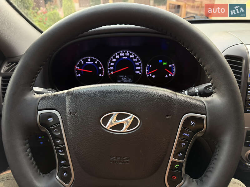 Позашляховик / Кросовер Hyundai Santa FE 2011 в Краснограді