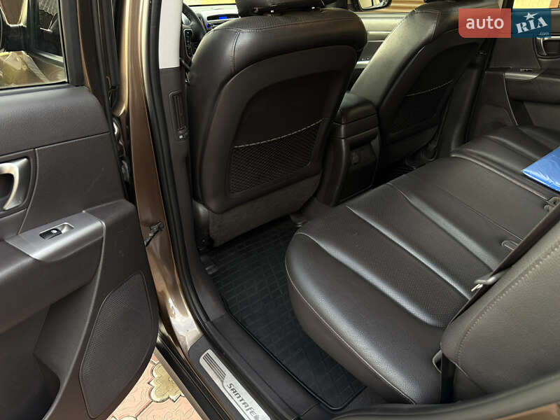 Позашляховик / Кросовер Hyundai Santa FE 2011 в Краснограді