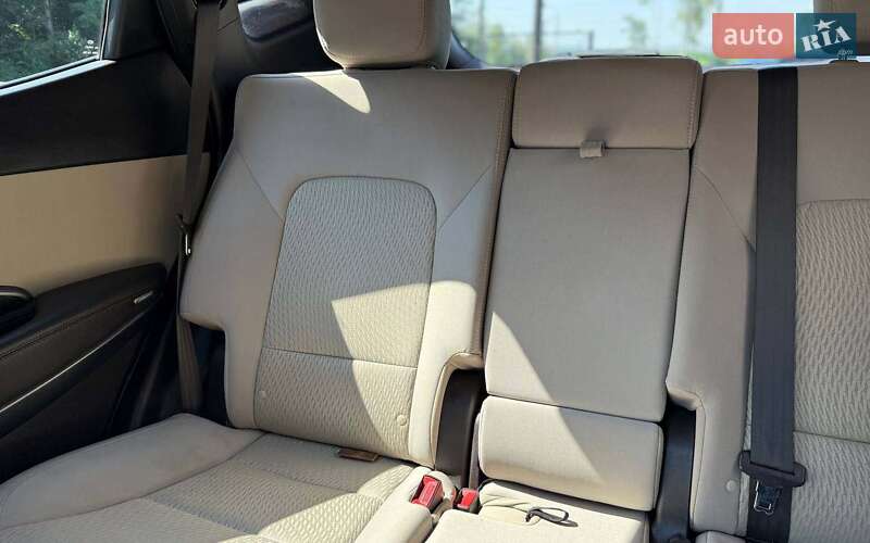 Позашляховик / Кросовер Hyundai Santa FE 2017 в Чернівцях