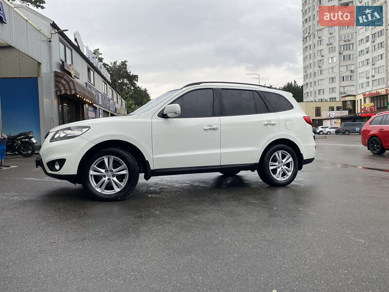 Внедорожник / Кроссовер Hyundai Santa FE 2011 в Киеве