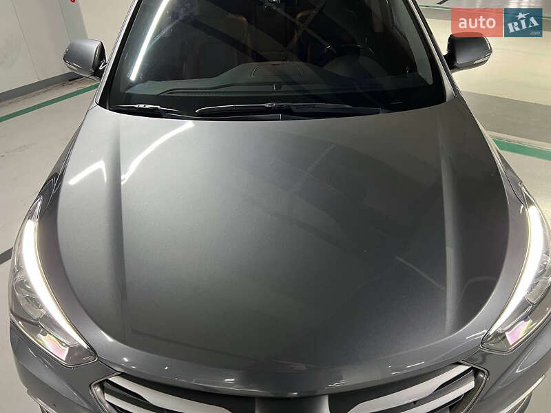 Внедорожник / Кроссовер Hyundai Santa FE 2016 в Киеве