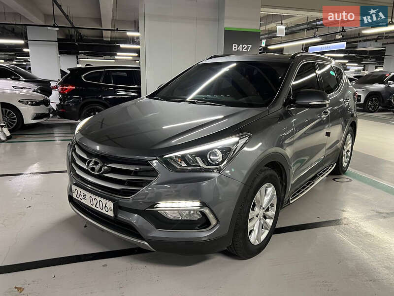 Внедорожник / Кроссовер Hyundai Santa FE 2016 в Киеве