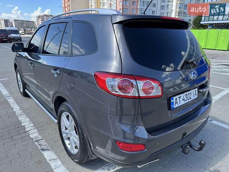 Внедорожник / Кроссовер Hyundai Santa FE 2010 в Ивано-Франковске