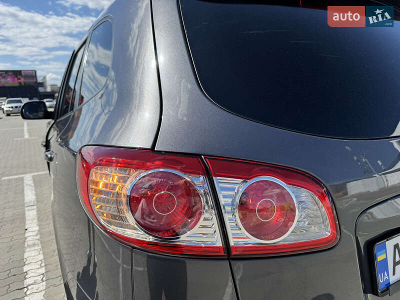 Внедорожник / Кроссовер Hyundai Santa FE 2010 в Ивано-Франковске