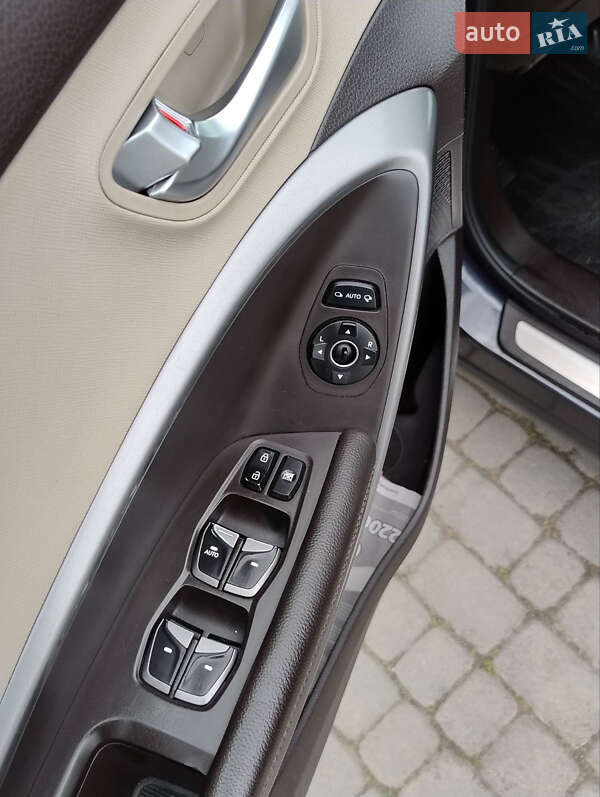 Внедорожник / Кроссовер Hyundai Santa FE 2013 в Черновцах