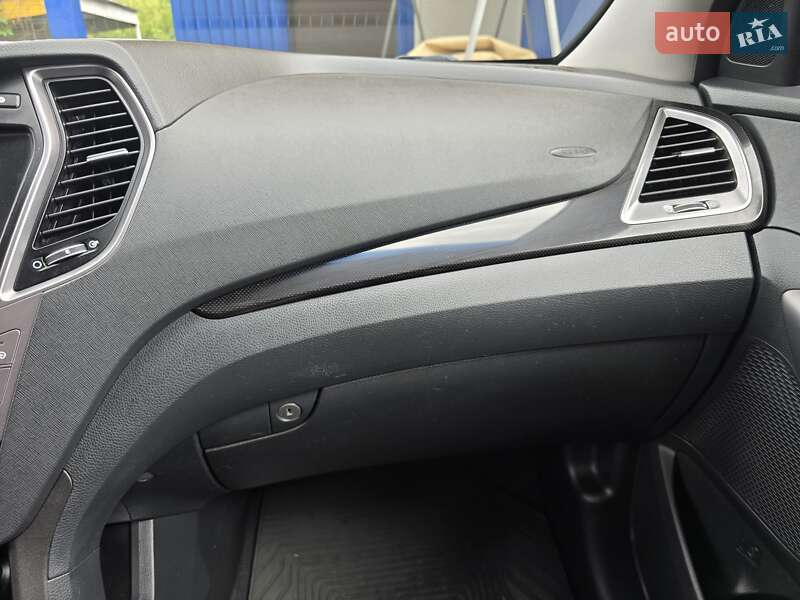 Позашляховик / Кросовер Hyundai Santa FE 2012 в Вінниці