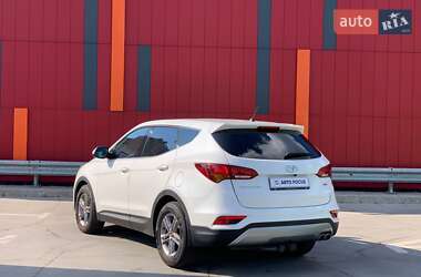 Внедорожник / Кроссовер Hyundai Santa FE 2016 в 
