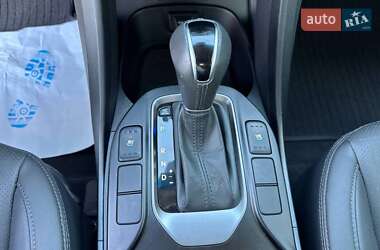 Позашляховик / Кросовер Hyundai Santa FE 2015 в  фото 18 Позашляховик / Кросовер Hyundai Santa FE 2015 в