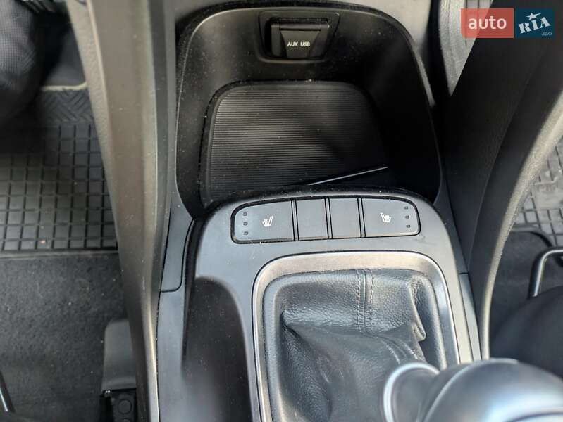 Позашляховик / Кросовер Hyundai Santa FE 2014 в Бердичеві фото 23 Позашляховик / Кросовер Hyundai Santa FE 2014 в Бердичеві