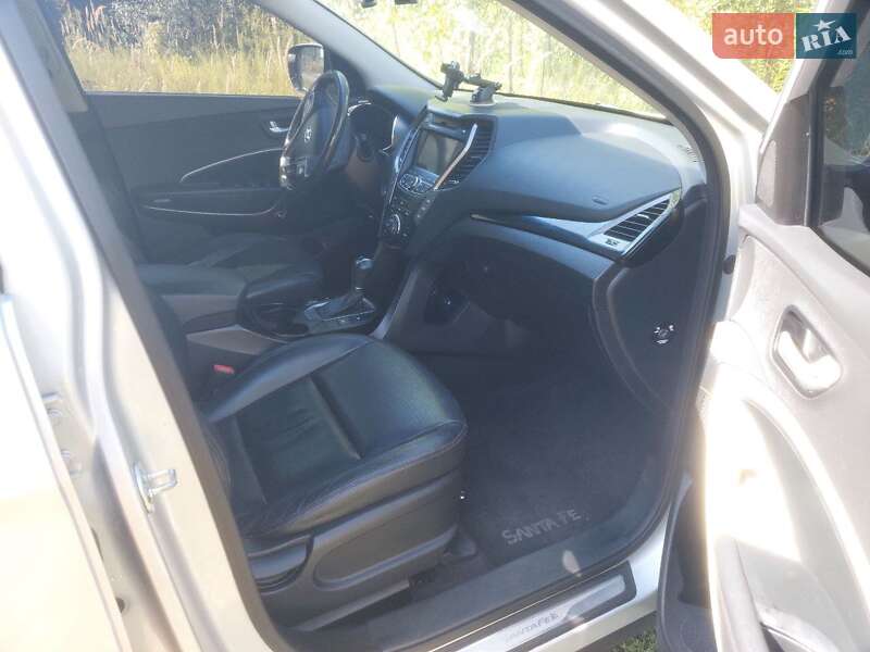 Внедорожник / Кроссовер Hyundai Santa FE 2013 в Вишневом