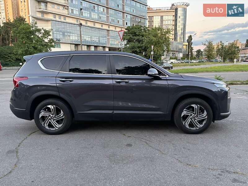 Внедорожник / Кроссовер Hyundai Santa FE 2021 в Киеве