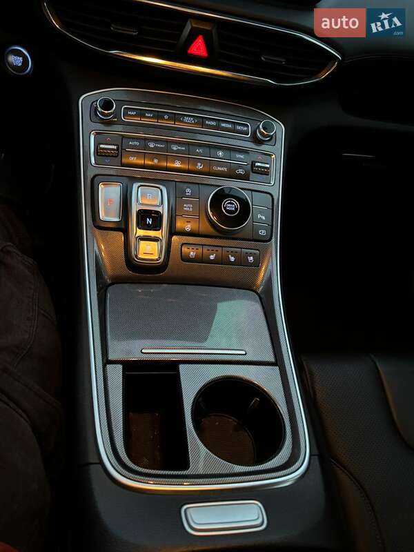 Внедорожник / Кроссовер Hyundai Santa FE 2021 в Киеве