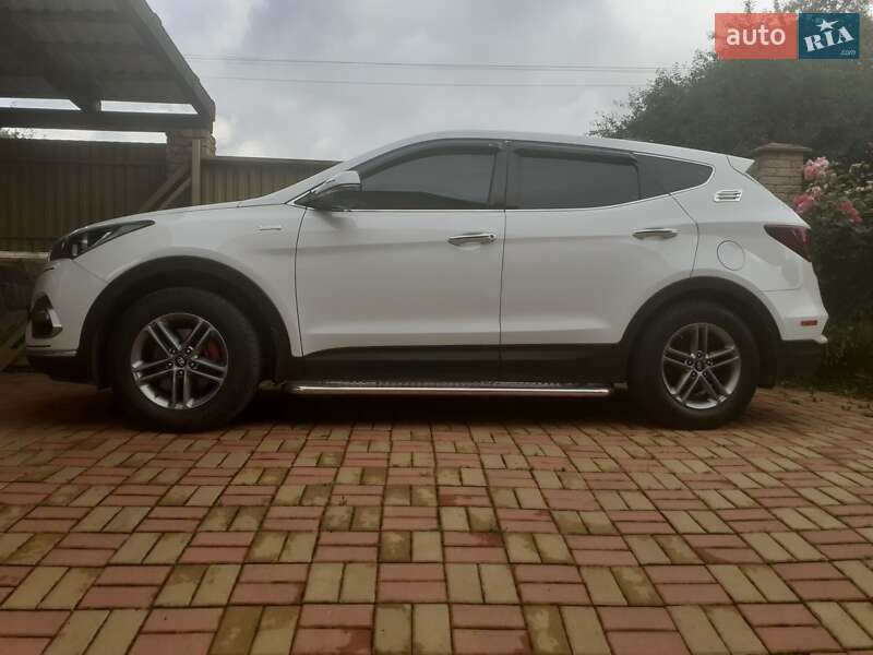 Позашляховик / Кросовер Hyundai Santa FE 2017 в Вінниці