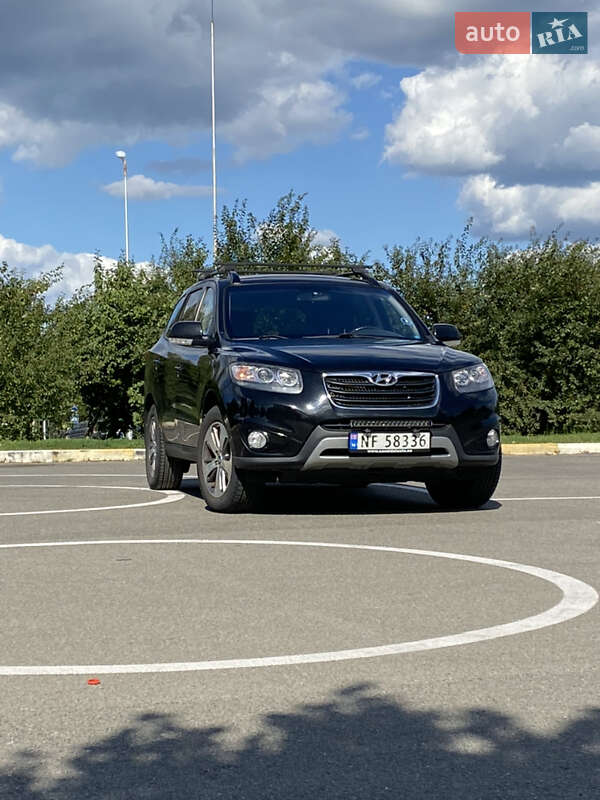 Позашляховик / Кросовер Hyundai Santa FE 2011 в Бучі