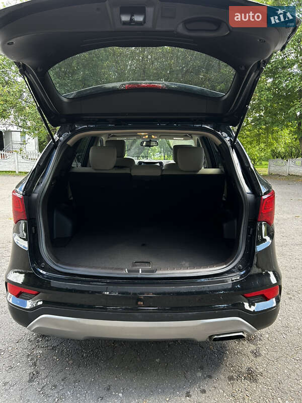 Позашляховик / Кросовер Hyundai Santa FE 2016 в Рівному