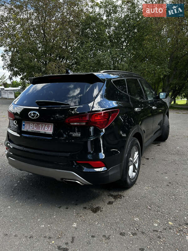 Позашляховик / Кросовер Hyundai Santa FE 2016 в Рівному