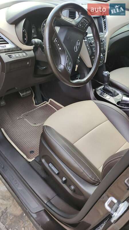 Внедорожник / Кроссовер Hyundai Santa FE 2016 в Киеве