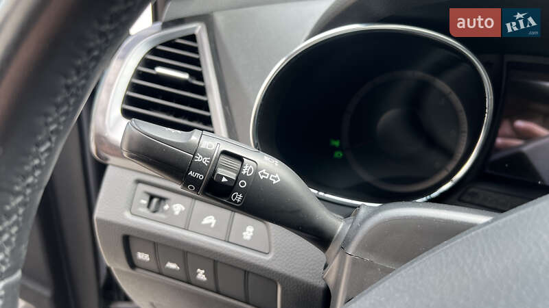 Позашляховик / Кросовер Hyundai Santa FE 2012 в Луцьку