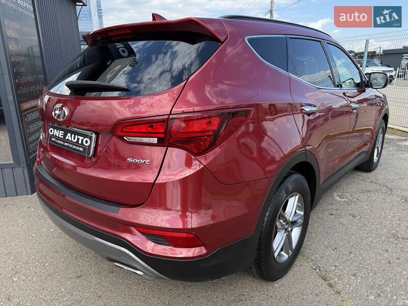 Позашляховик / Кросовер Hyundai Santa FE 2016 в Києві