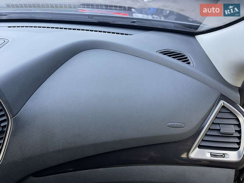 Внедорожник / Кроссовер Hyundai Santa FE 2014 в Луцке